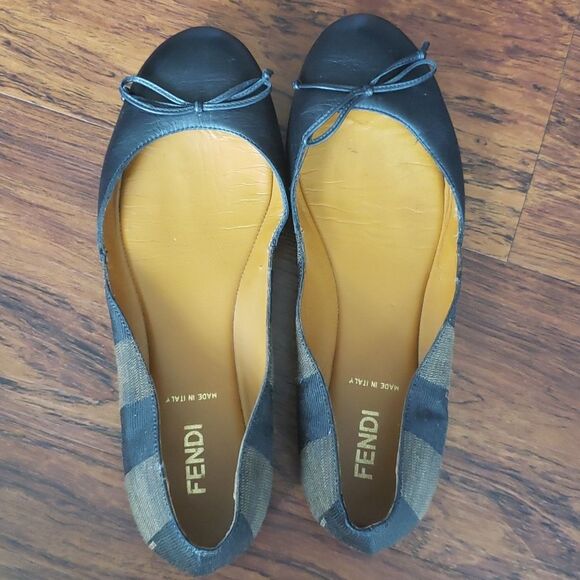 Fendi Womens Black Brown Chic Feminine Leather Classic Ballet Flats Size 38 - Picture 2 of 9